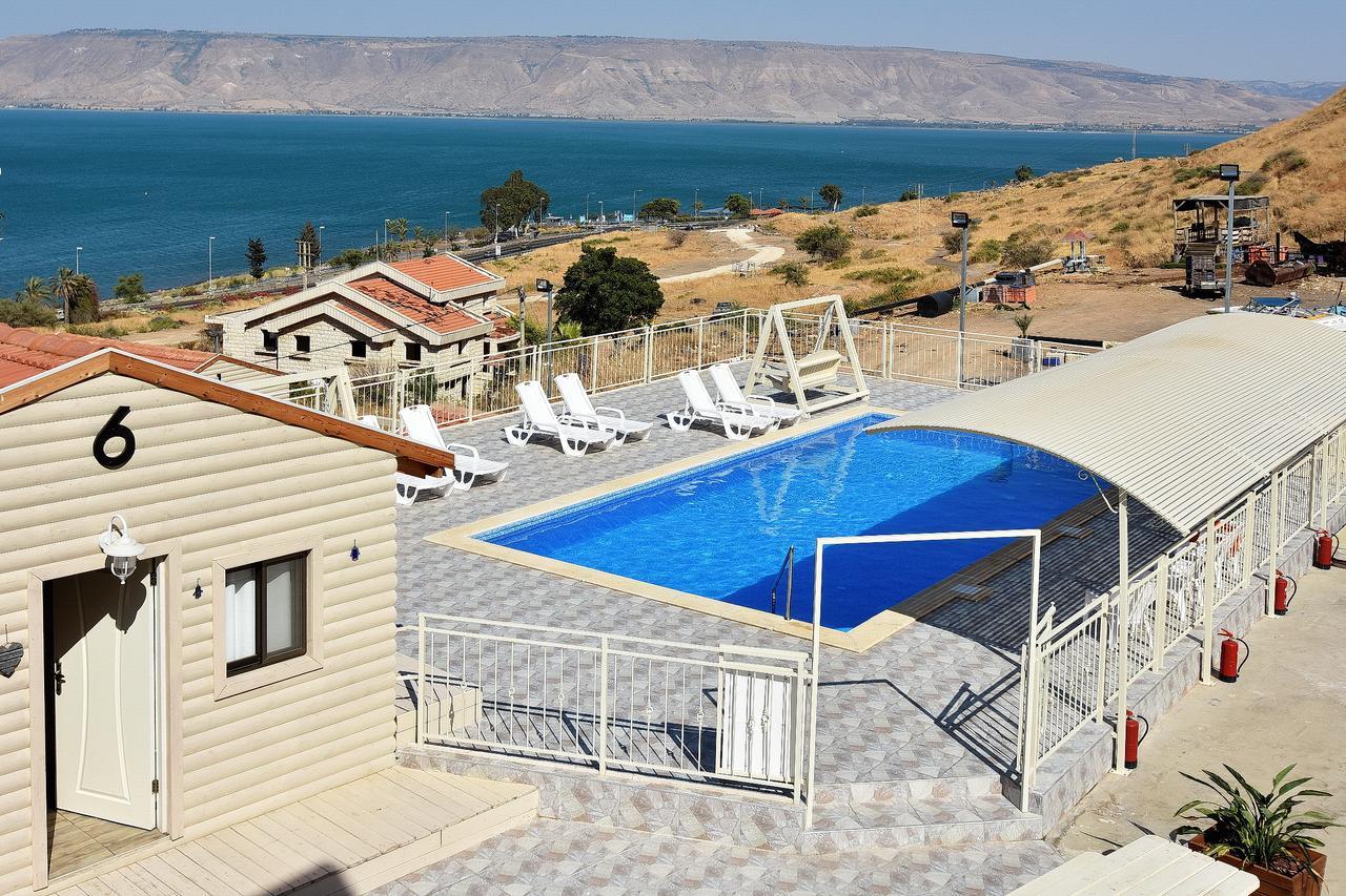 אחוזת חוף כנרת Kinneret Village Tiberias Exteriör bild